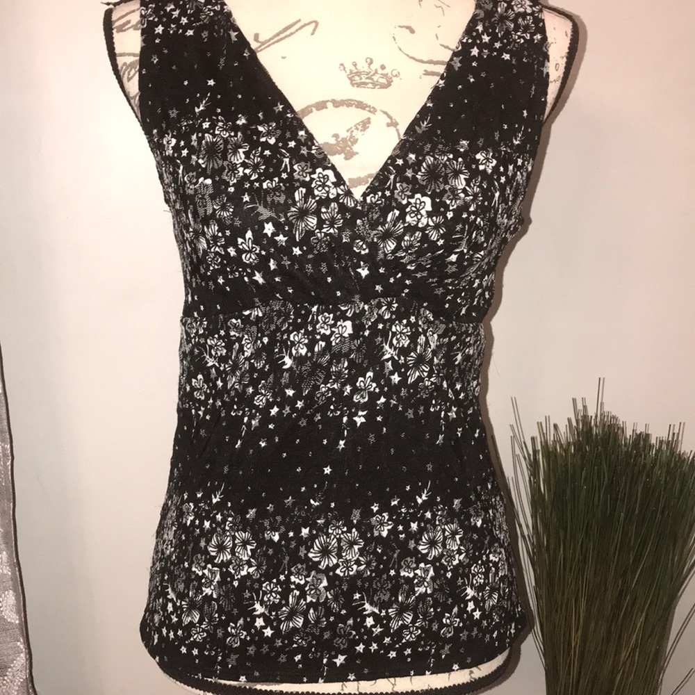 WHBM Dressy Sleeveless Top Size Medium